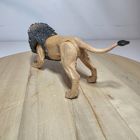 Chronicles Of Narnia: Lion Witch Wardrobe Aslan Action Figure Only - Picture 5 of 10